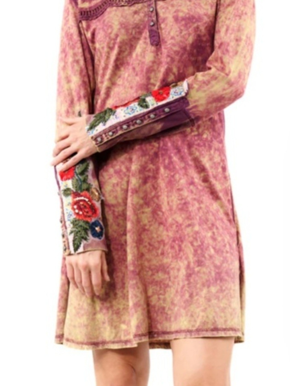 The item pictured is the Aratta "Under The Moon Light" Tunic Dress.